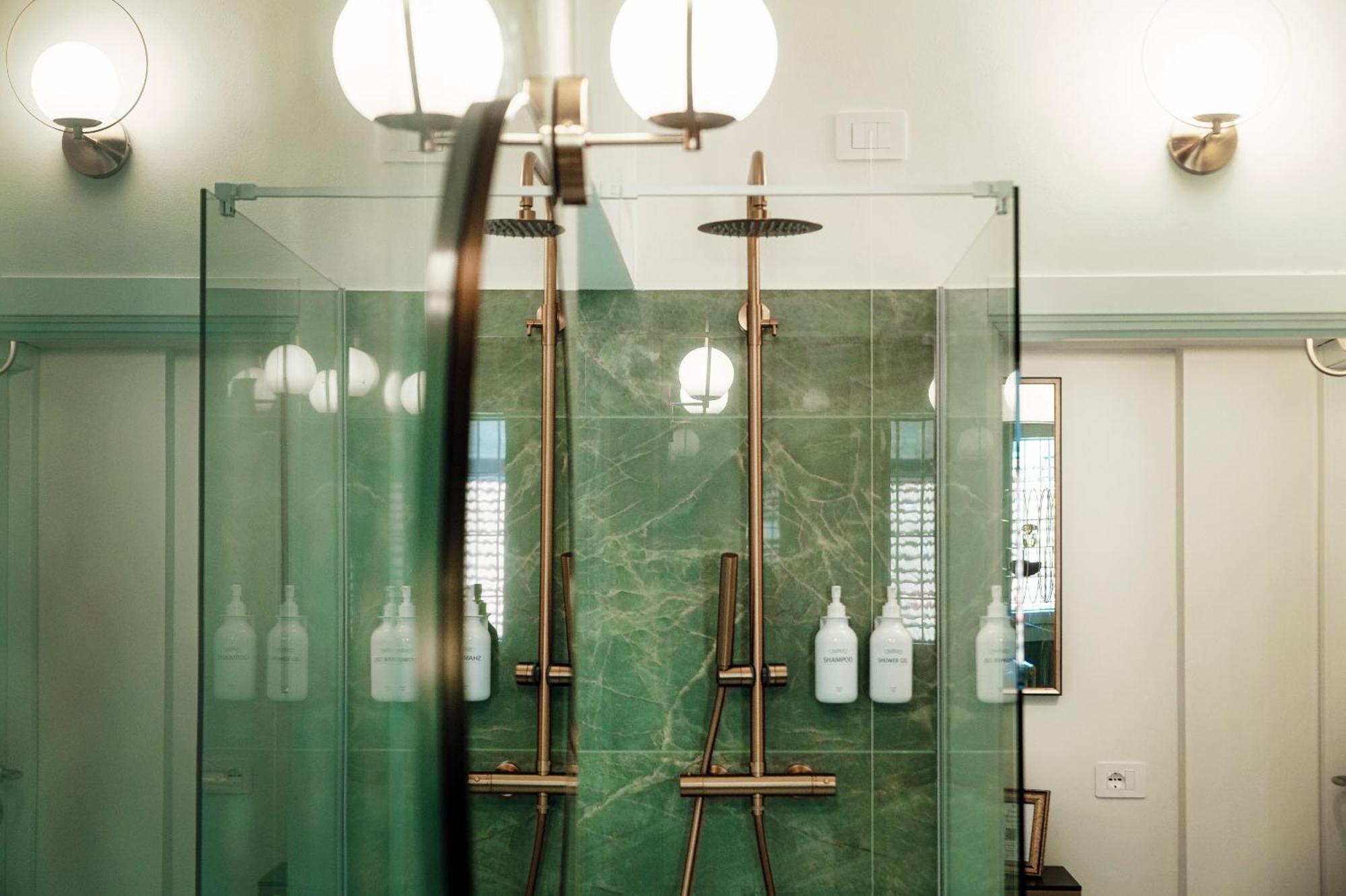 Sahara & Amazzonia Luxury Rooms- The House Of Travelers コモ エクステリア 写真