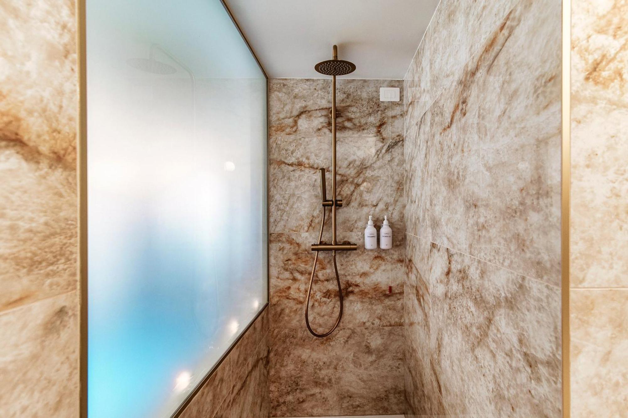 Sahara & Amazzonia Luxury Rooms- The House Of Travelers コモ エクステリア 写真
